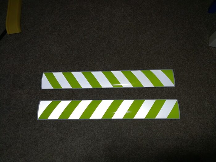 2pcs Highway Reflective White & Yellow & Chevron Magnetic Sheet Safety Signs 